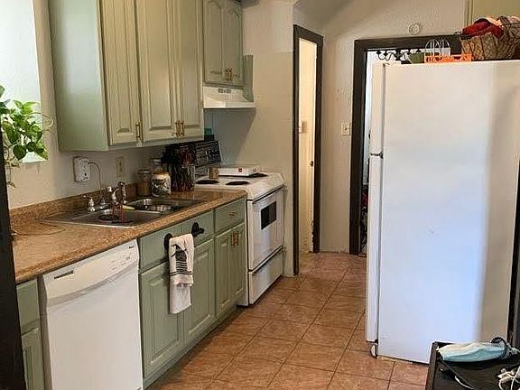 4th image of 4050 Oak St