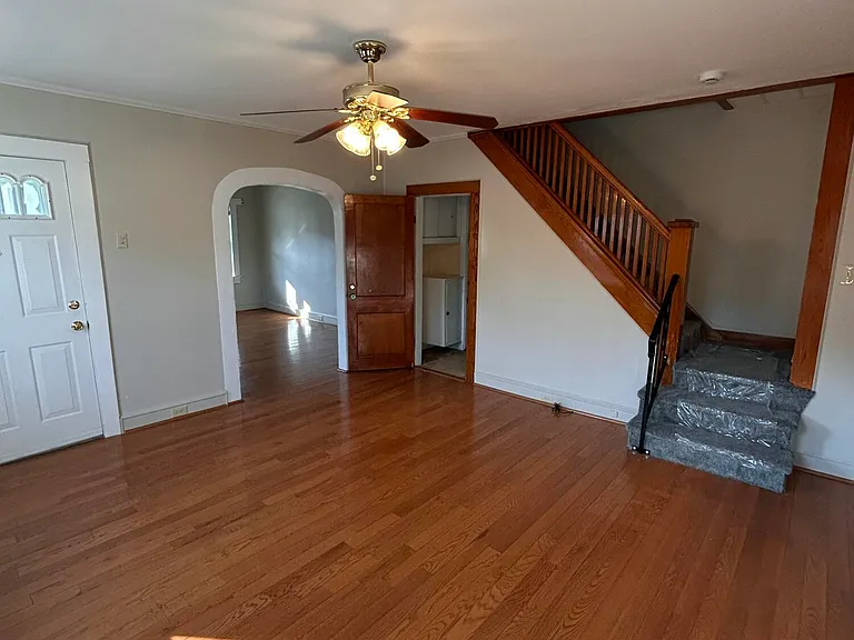 830 Brook St — Photo 7