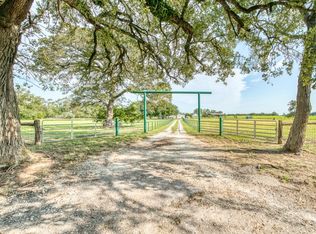 2348 Hendrix Ln, Madisonville, TX 77864