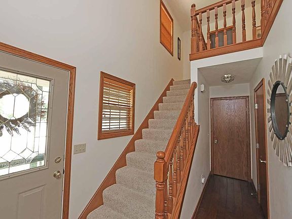 3rd image of 3794 Apple Valley Dr