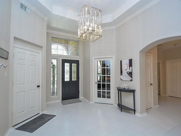 3rd image of 10226 Five Oaks Ln