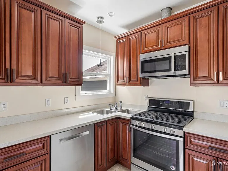 5657 California St #3 — Photo 1