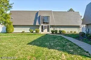 704 La Fontenay Ct photo 1