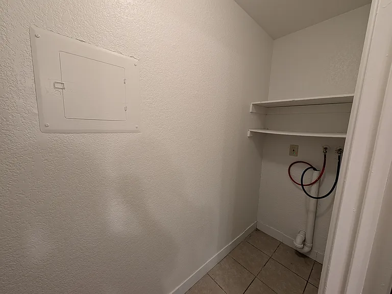9227 Kelley Dr — Photo 21