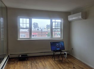 1035 E 218th St FLOOR 3, Bronx, NY 10469