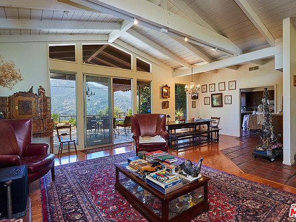 5th image of 21485 Colina Dr