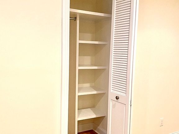 4th image of 509 E 78th St APT 1f