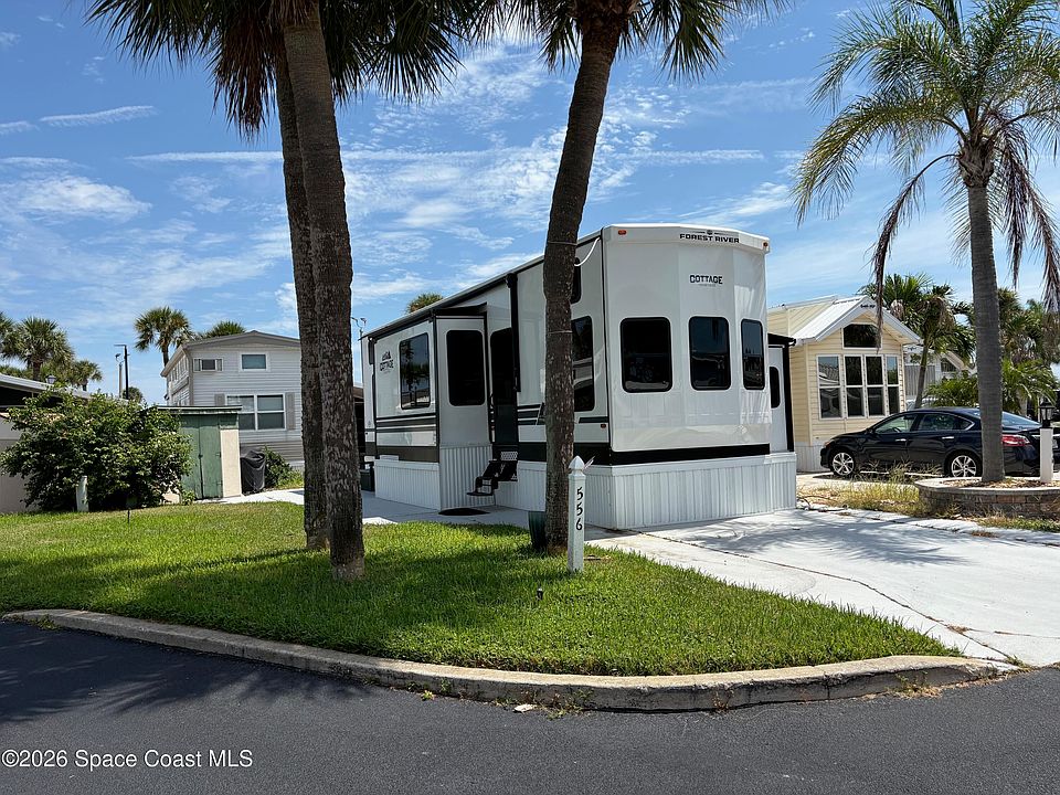 1st image of 556 Pier Ln #451