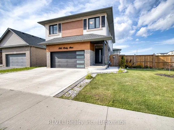 8961 Emily Blvd, Niagara Falls, ON L2H 3T1