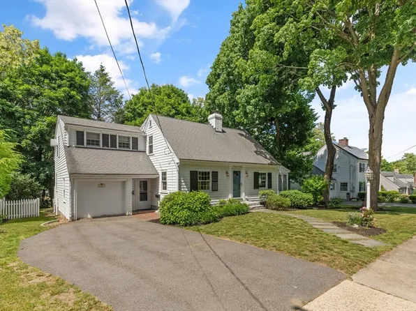 19 Pine Hill Cir, Wakefield, MA 01880