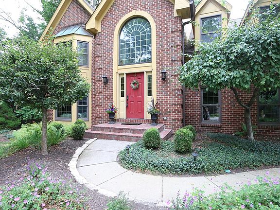 2nd image of 8240 Rhine Way