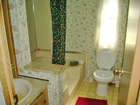 2nd image of 33504 Clover St