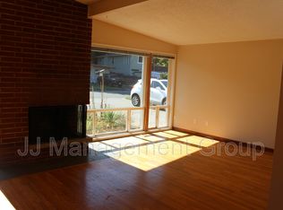 16020 SE 9th St, Bellevue, WA 98008