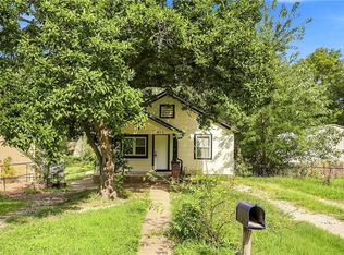 915 Madison St, Leavenworth, KS 66048
