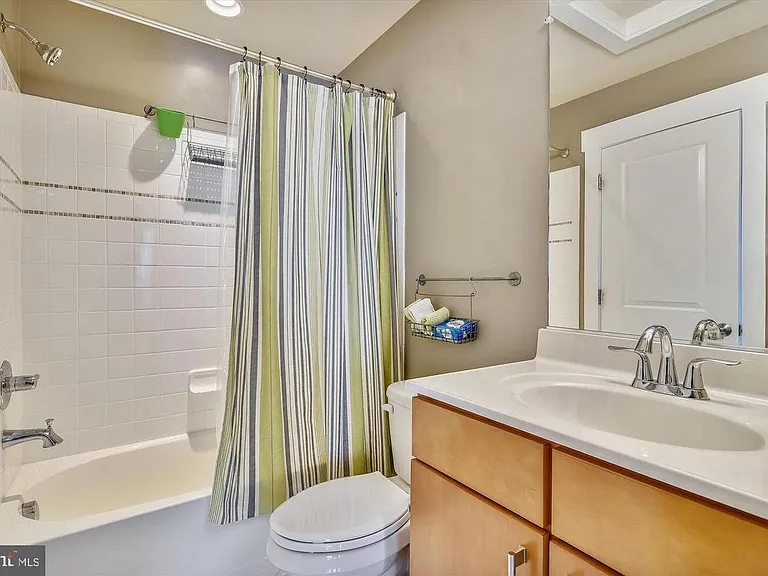 22483 Verde Gate Ter — Photo 34