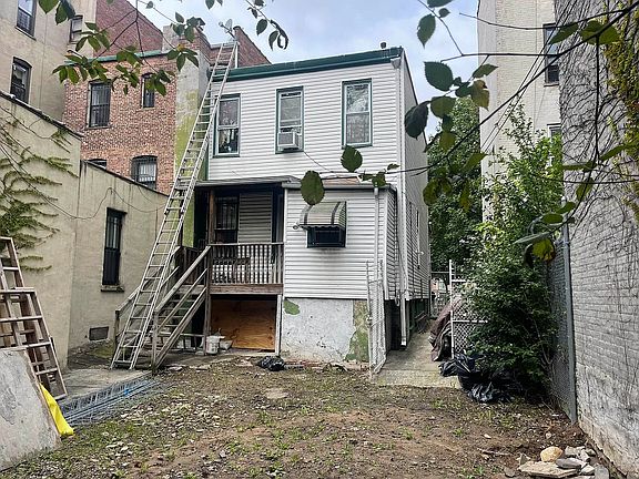 2nd image of 1324 Eastern Pkwy