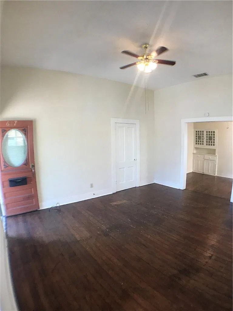 2 bed, 1.0 bath, 925 sqft, $2,500 — Photo 3