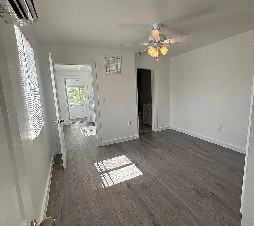 600 NW 25th Ct