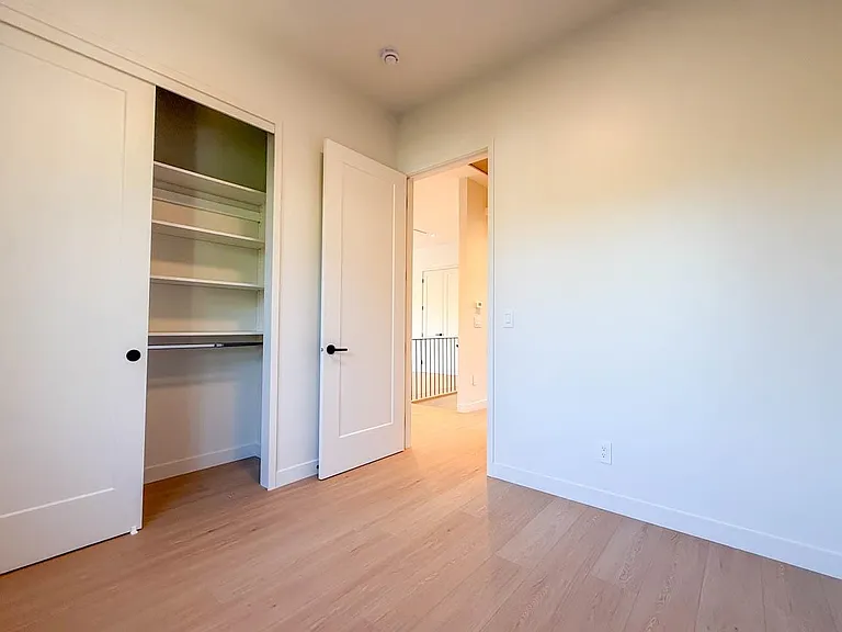 3038 Vine St — Photo 30