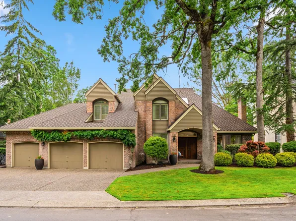 14360 Amberwood Cir, Lake Oswego, OR 97035