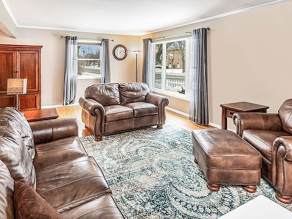 2nd image of 5700 N Lake Dr