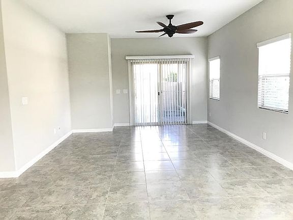 3rd image of 9093 Palmas Altas St