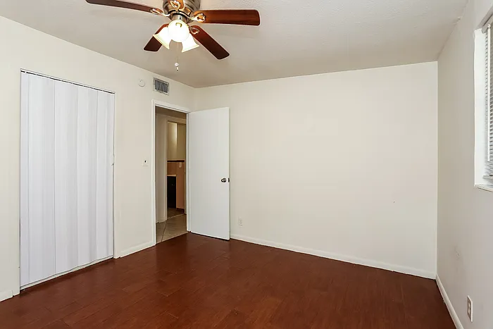 1004 Maynard St — Photo 9
