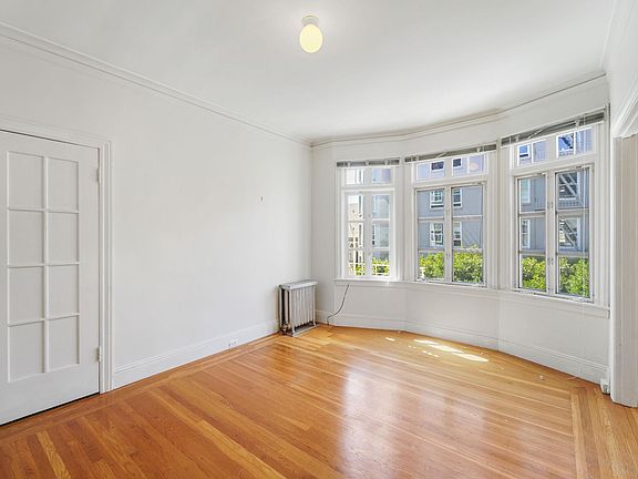 2nd image of 810 Hyde St