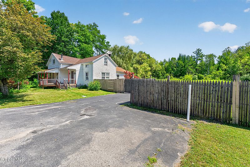 2nd image of 6112 Parkis Mills Road