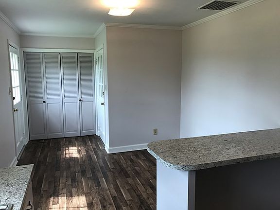 5th image of 106 Sedgefield Dr