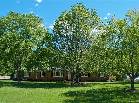 4th image of 3019 Longwood Dr