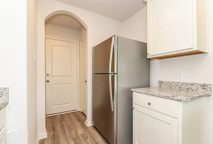 3 bed, 2.0 bath, 1379 sqft, $1,845 — Photo 4