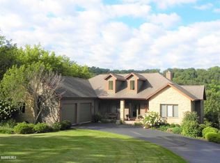 460 Territory Dr, Galena, IL 61036