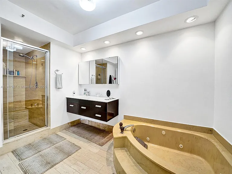 20281 E Country Club Dr #1114 — Photo 43