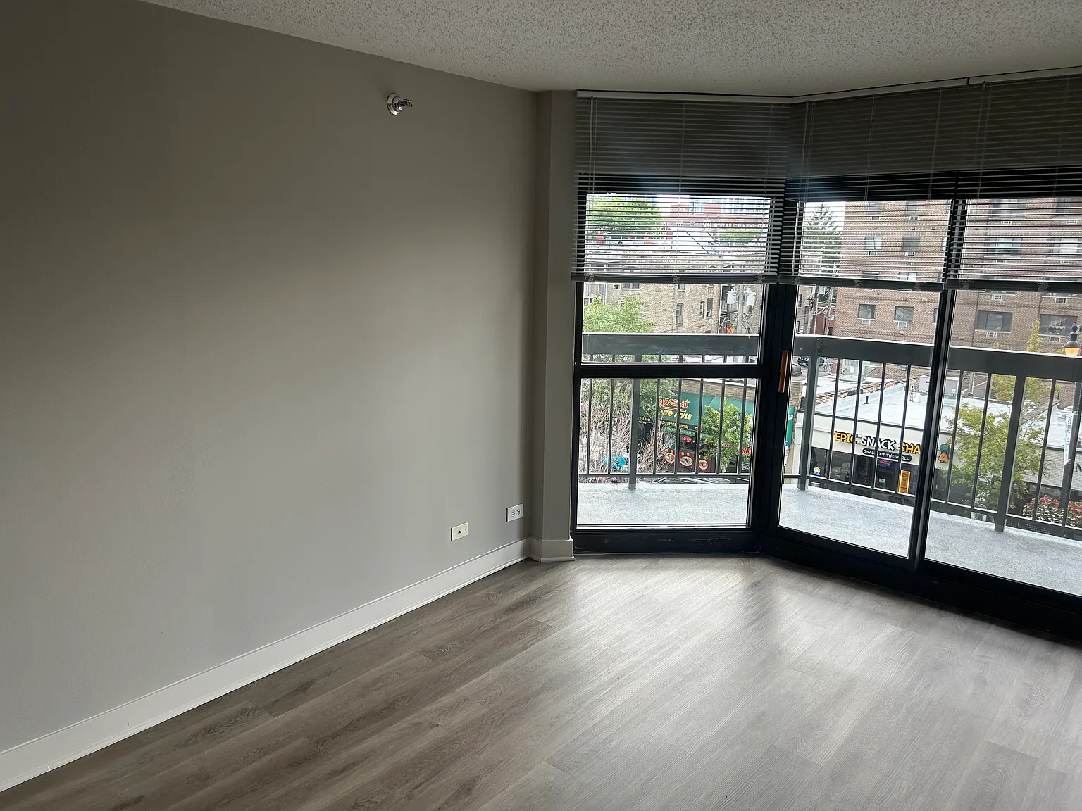 1 bed, 1.0 bath, 680 sqft, $2,730 — Photo 2