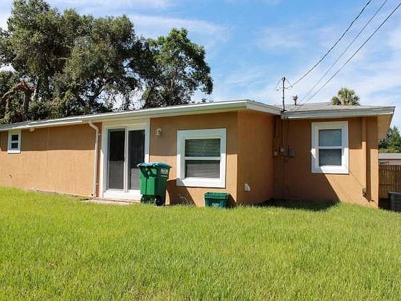 4th image of 1105 Gerona Ave