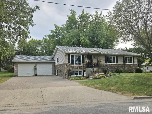 114 W Prairie St, Wilton, IA 52778