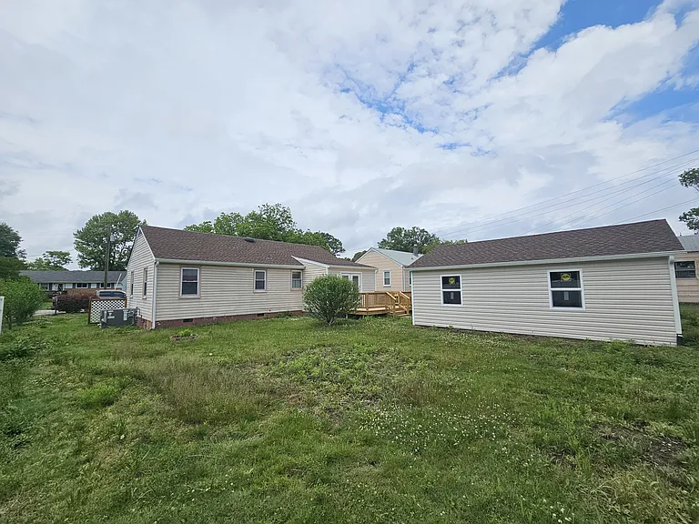2404 Bluefield St — Photo 3