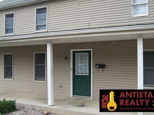 25 E Main St