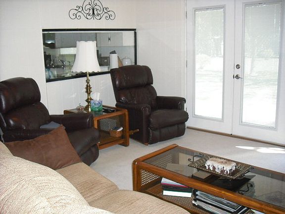 4th image of 4009 Pine Pl