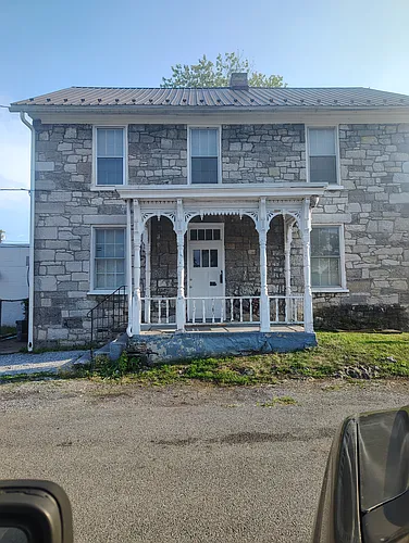 119-123 W Commerce St #B Photo 1