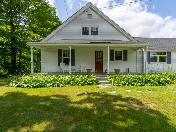 621 Bradford Road, Newport, NH 03773