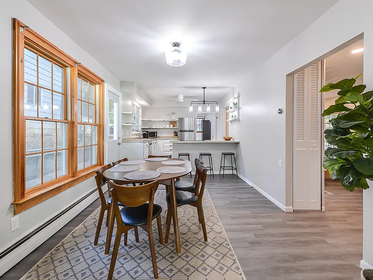 11542 Riverbank Ln — Photo 3