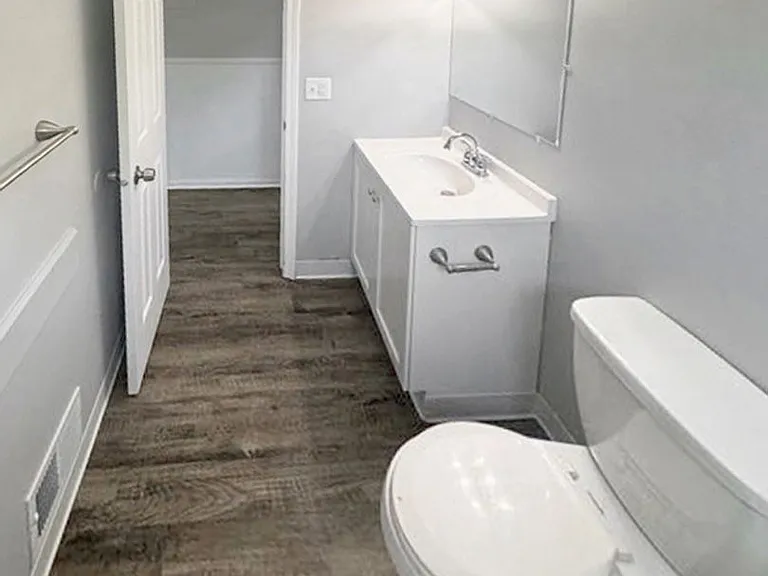 2077 Andrew St SE — Photo 3