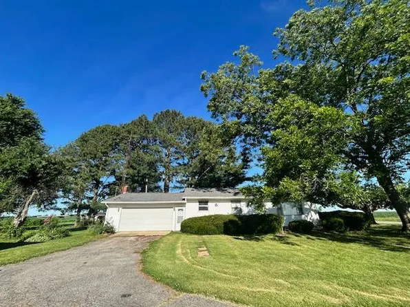 2722 Birds Ln, Sumner, IL 62466