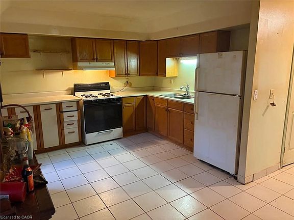 2nd image of 881 Haldibrook Rd