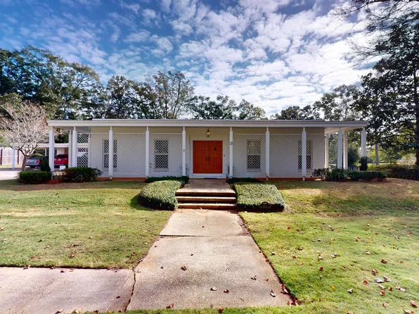 13 Spring Bank Rd S, Mobile, AL 36608