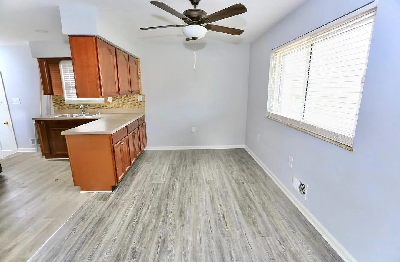 4 bed, 1650 sqft, $1,899 — Photo 4
