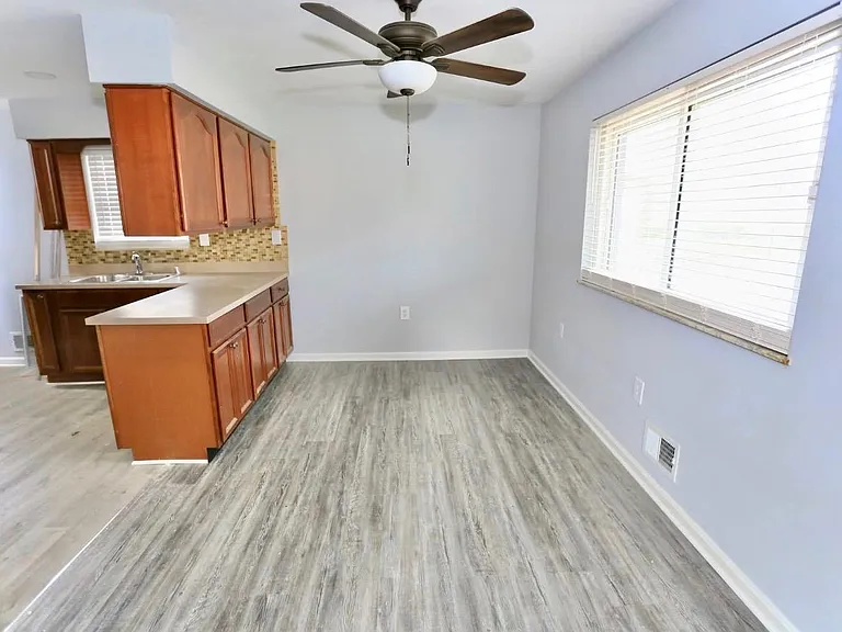 2316 Fust Ave — Photo 4