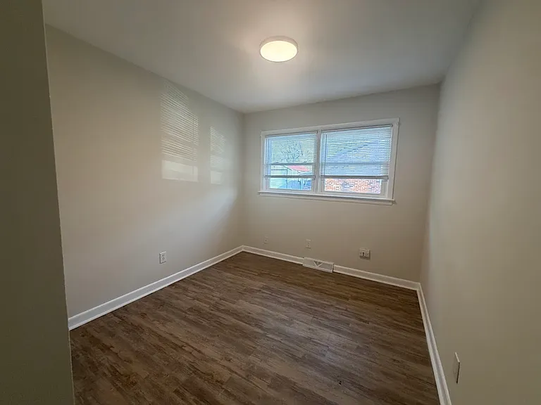 516 Kerr St — Photo 14